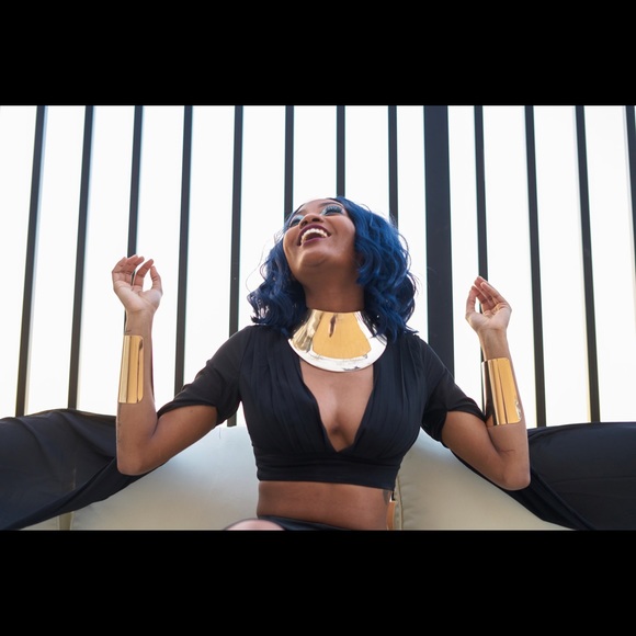 Long sleeve chiffon top, necklace, and bracelets - Picture 1 of 4